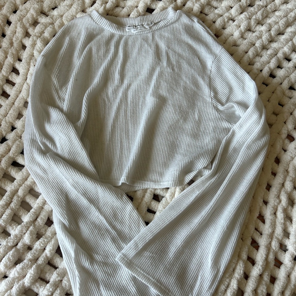FREE WITH BUNDLE Urban Outfitters White Flowy Wide Sleeve Crop Top